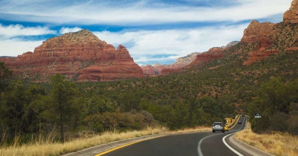 Drive from Scottsdale to Sedona: Scenic Route, Stops, Distance & Travel Tips
