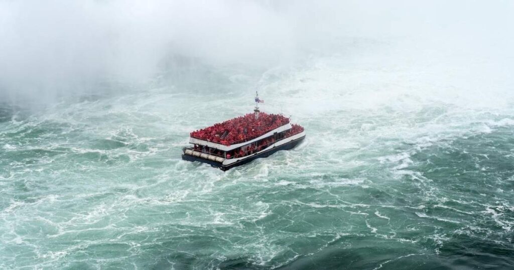 What to Expect on the Niagara Falls Boat Tour Experience