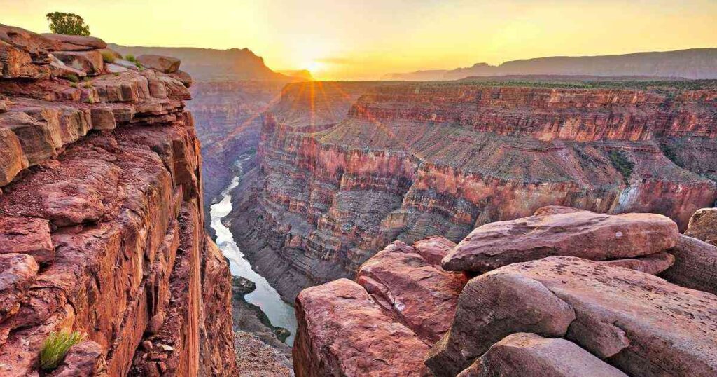 Antelope Canyon to Grand Canyon: Best Route and Stops