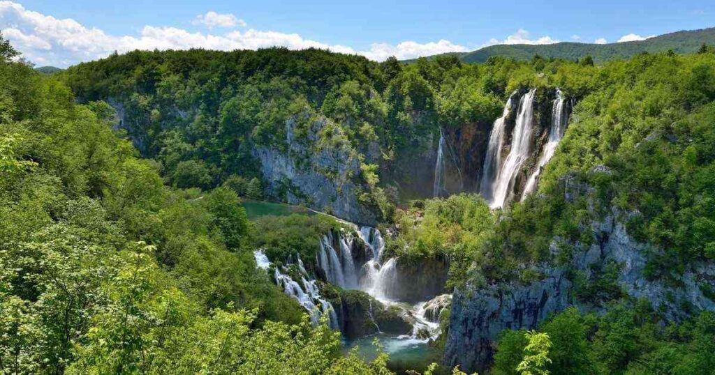 Zadar to Plitvice Lakes: Day Trip Guide With Transport, Tickets & Timing (2026)