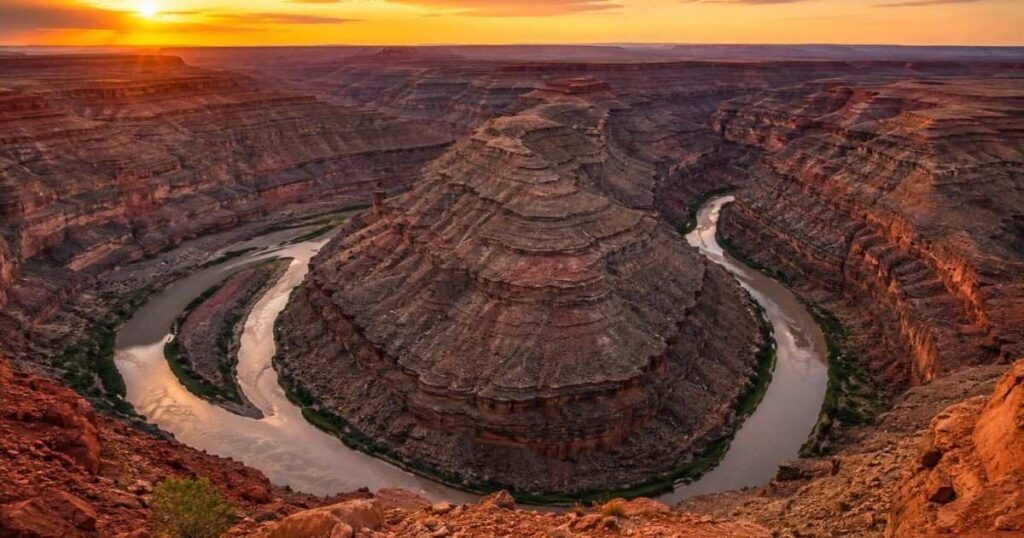 Goosenecks State Park Utah: Where a Desert River Bends Six Times Over